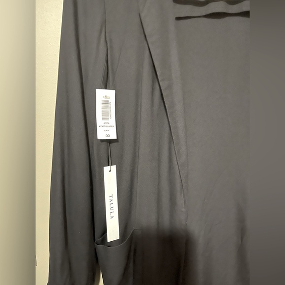NWT Aritzia Talula Black Kent Blazer 00 - Picture 2 of 5